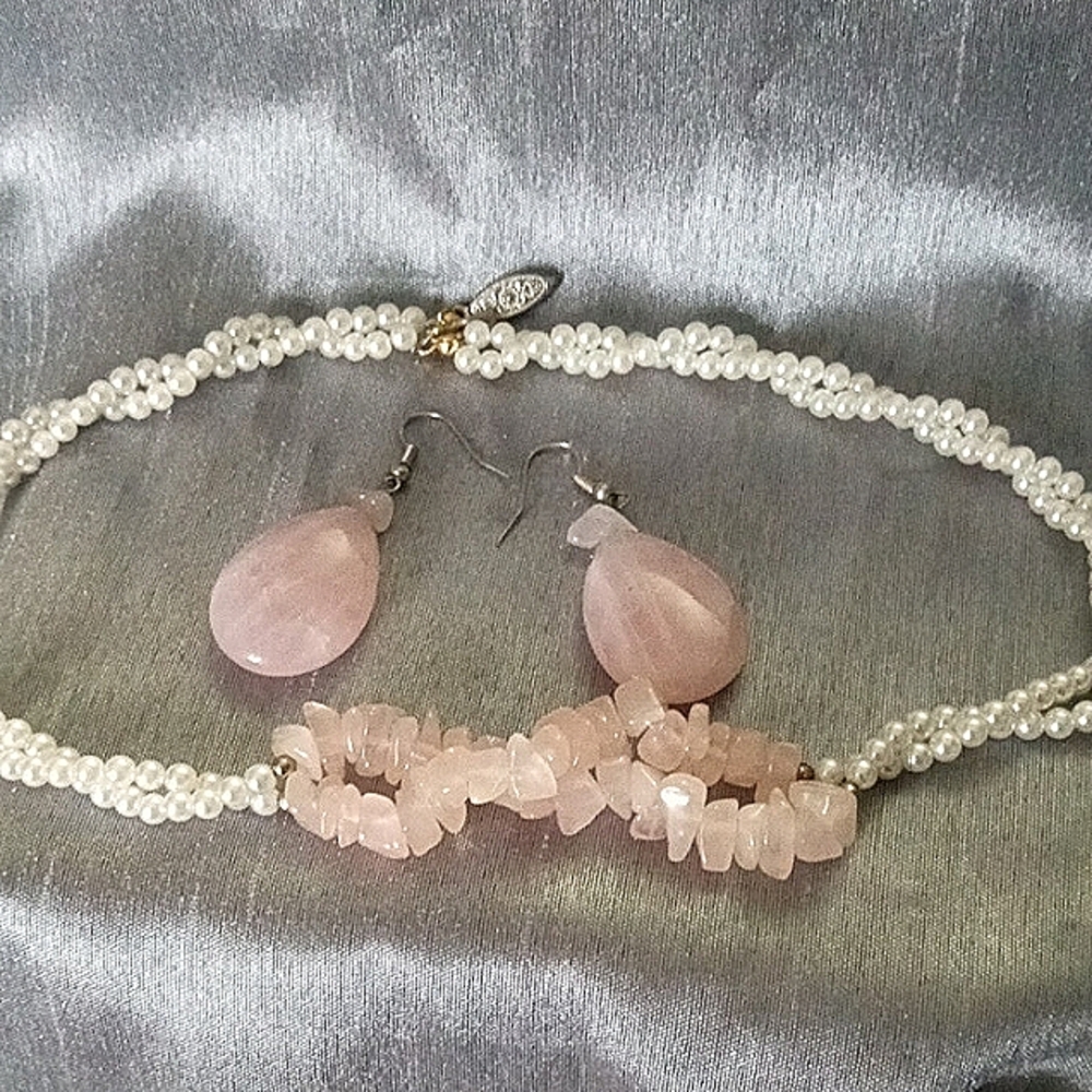 Elegant Pearl and Pink Quartz Jewelry Set